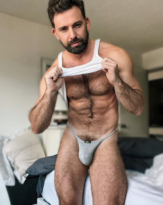 Lazy Sunday vibez or Daddy vibez? https://t.co/GrtRQiCe6M<a href="/tag/dancer"class="tags"><span>#dancer</span></a>