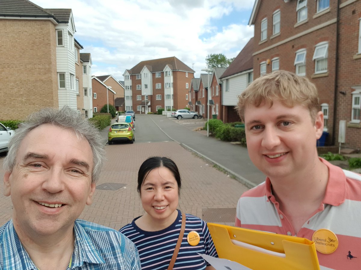 swalelibdems's tweet photo. Another great canvassing session in Murston today and hearing local residents views about parking, housing and infrastructure. @FavLibDems @BenMartin_LD @HannahPerkin #libdems #canvassing @favershamfocus #murston #local https://t.co/7p4V0Pk014