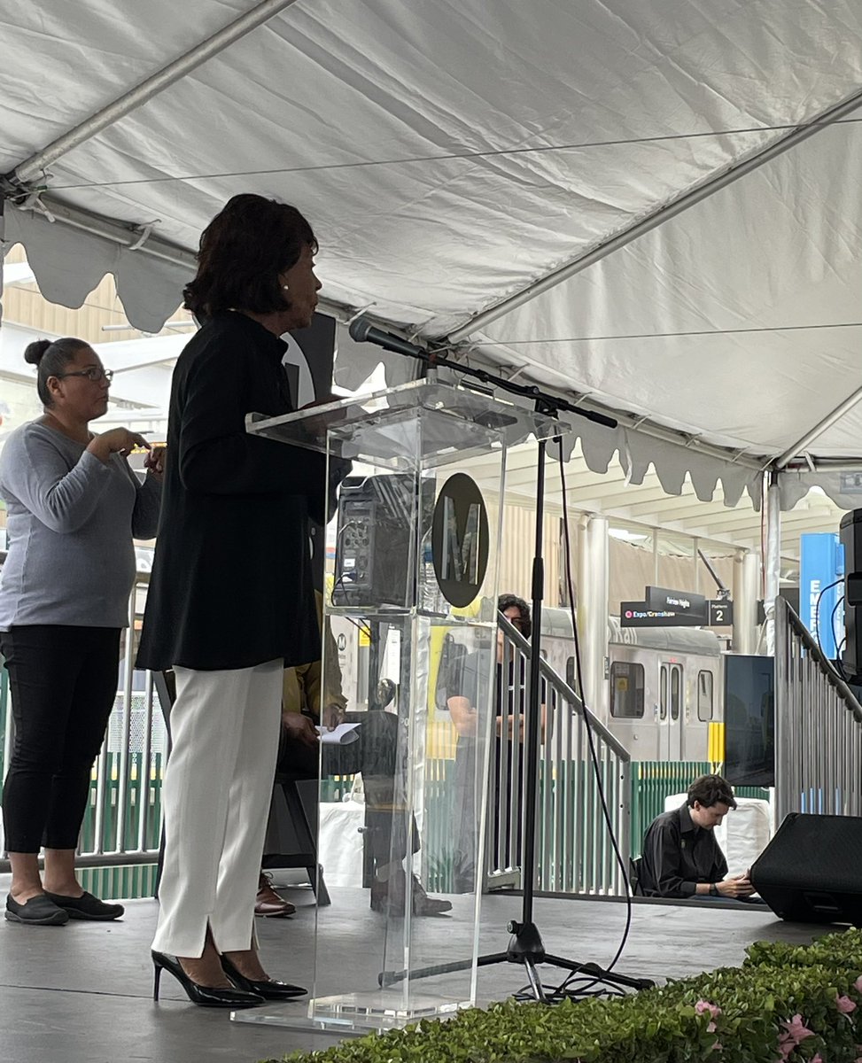 jennifervides's tweet photo. Hello, Auntie @MaxineWaters :) #MetroKLine https://t.co/GwpUIgFUm6