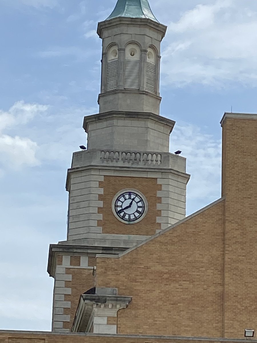 armitage_danny's tweet photo. Best student quote of move in “this is my favorite place in the world!” Things you hear during move in! @UNTsocial @UNT_DSA https://t.co/Ike4U2mb1j
