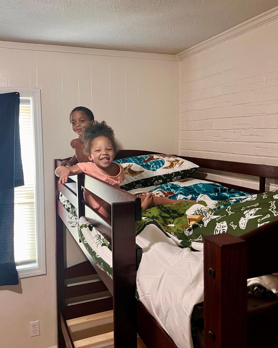 ABedandABook's tweet photo. Yesterday was a successful bed delivery day! A special thank you to the Wake Forest Law students who made it possible to deliver four bunk beds and a portable crib.
#bookmarksnc #sweetdreams #everychildmatters #forthekids #helpyourcommunity #growtogether #community #abedandabook https://t.co/UHE5XIfkLR