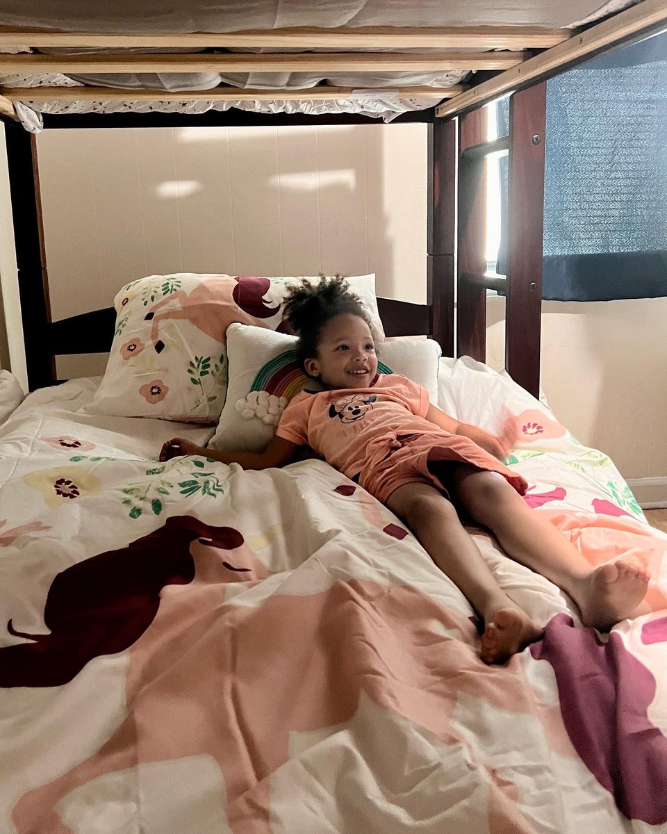 ABedandABook's tweet photo. Yesterday was a successful bed delivery day! A special thank you to the Wake Forest Law students who made it possible to deliver four bunk beds and a portable crib.
#bookmarksnc #sweetdreams #everychildmatters #forthekids #helpyourcommunity #growtogether #community #abedandabook https://t.co/UHE5XIfkLR