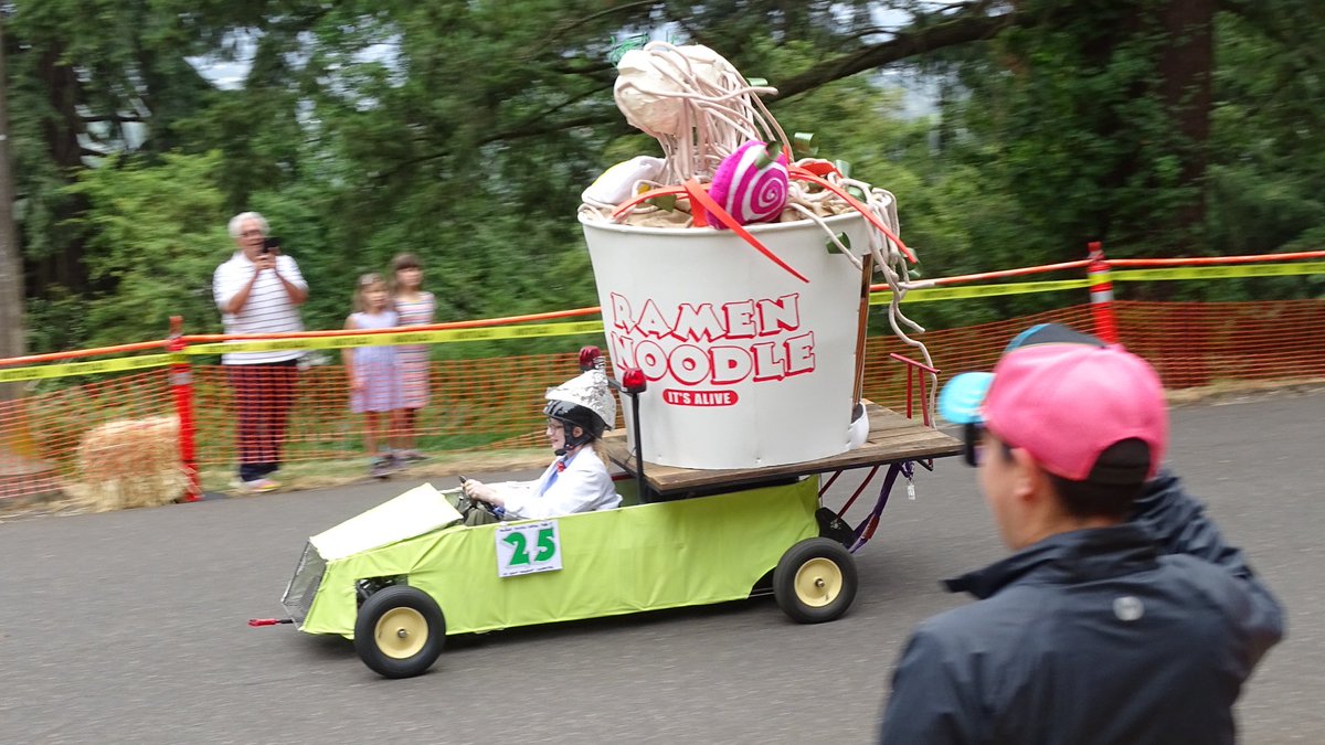 thedhz1's tweet photo. Some great cars so far @PDXSoapboxDerby https://t.co/3XzN3Hmcw7