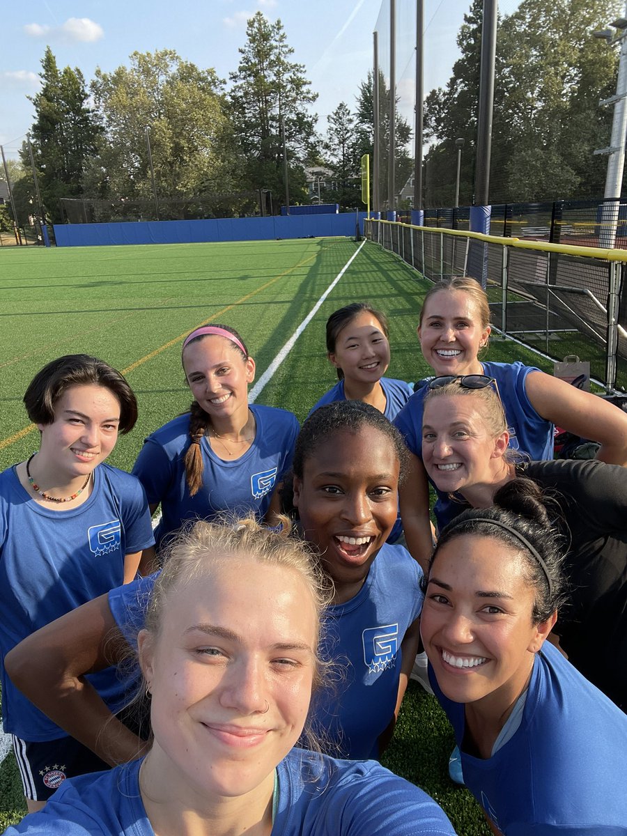 GrantWSoccer22's tweet photo. Thanks so much to our Generals alumni for coming out to kick the ball around #SoccerSisters #GoGrant #GeneralsFamily https://t.co/FHykh5KsUD