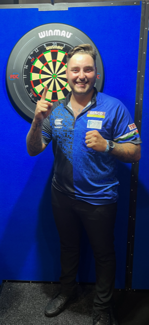WILLIAMS WINS! 🏴󠁧󠁢󠁷󠁬󠁳󠁿🏆

Lewy Williams denies Kevin Doets in a last-leg decider to clinch his maiden Development Tour title at Event 19!

The Winmau Development Tour weekend concludes with Event 20 in Hildesheim on Sunday! 🎯