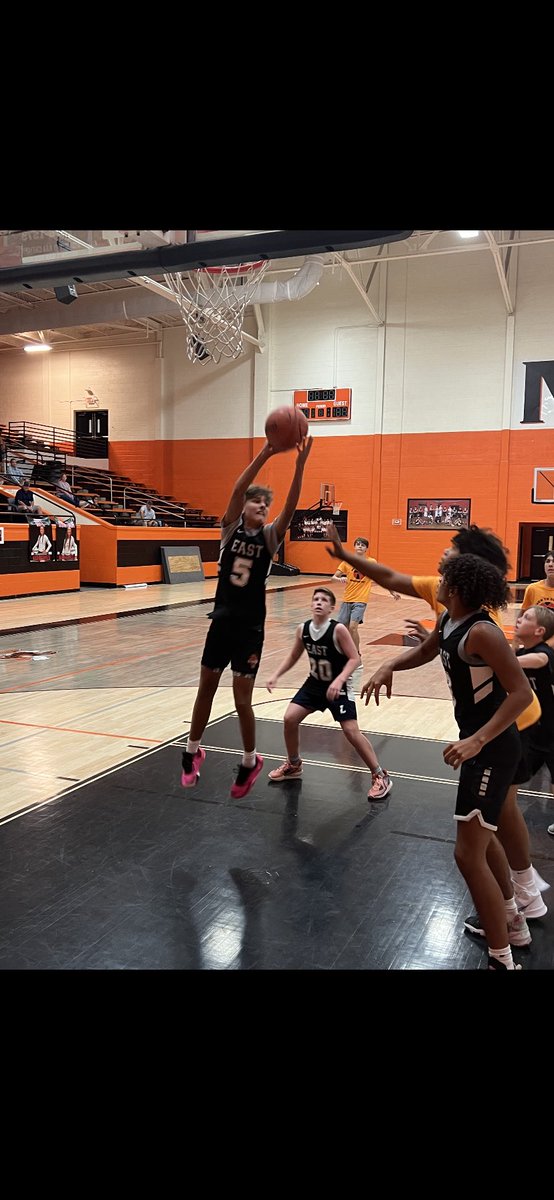 2022bk2sklhoops's tweet photo. Night 1 is a wrap! In our 6th year this is the most talent we’ve ever had and the competition has been great! Come out Sunday afternoon to catch some great MS hoops at Morristown East! https://t.co/gVn5qZMRQs