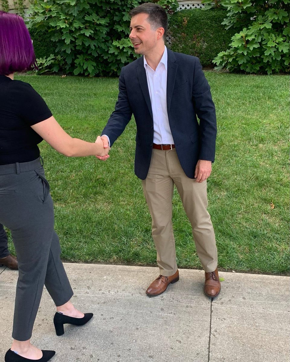 sophiersuter's tweet photo. Since I posted it everywhere else heres me with this guy @SecretaryPete https://t.co/fmuMiXdOdL