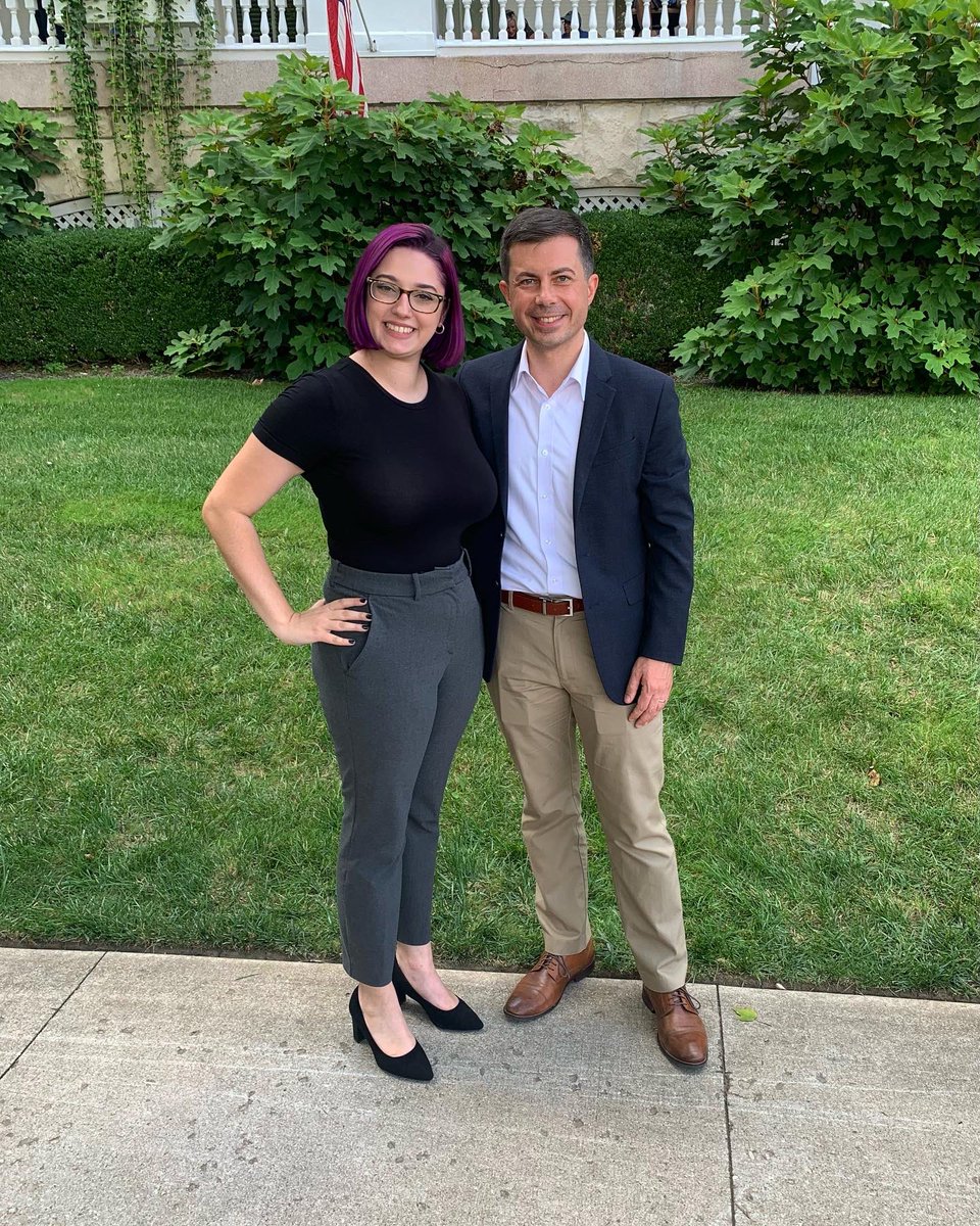 sophiersuter's tweet photo. Since I posted it everywhere else heres me with this guy @SecretaryPete https://t.co/fmuMiXdOdL