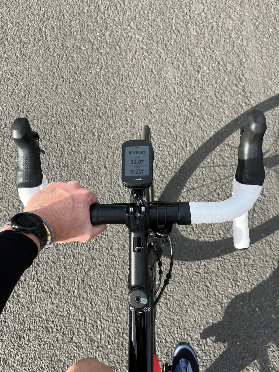 Kaner1972's tweet photo. Can’t beat fresh white bar tape #prolook https://t.co/CFIFi6P3AZ