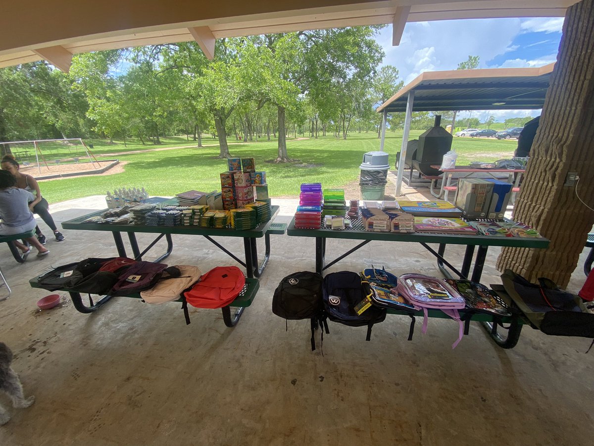 precision_htx's tweet photo. We’re here now handing out School Supplies and Meals! @ TomBassPark Pavilion 3 https://t.co/WjewTXj1vv
