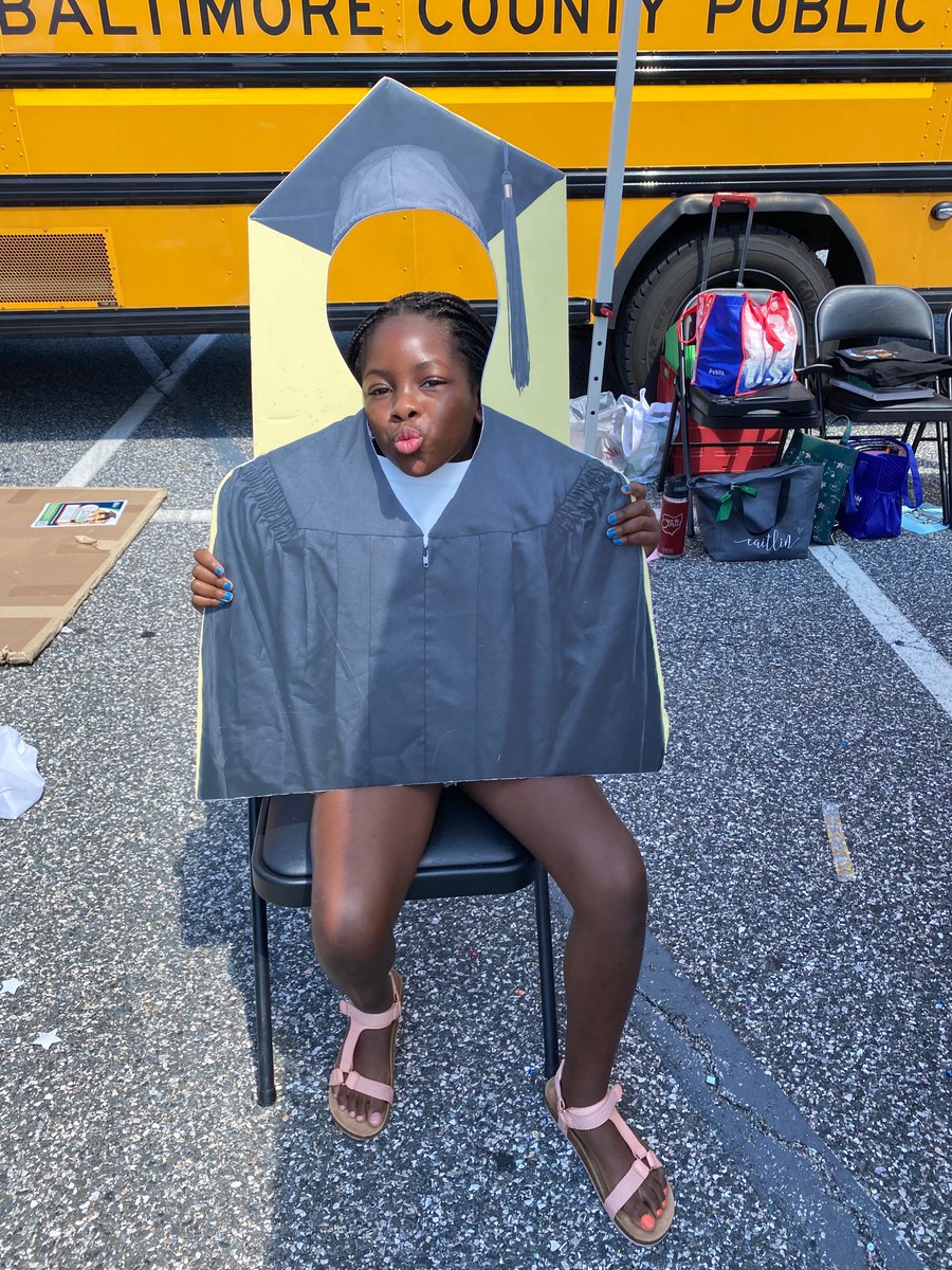 HRCWooldridge's tweet photo. #CollegeAndCareerReady Programs had the best station at #Back2BCPS - Decorate Your Graduation Cap, Take Your Graduation Photo, &amp; Adopt Free Books! @BaltCoPS @BCPS_AVID @BCPS_Sup @foundationbcps @FFFCUofMD @s30mullin @MiddleRiverAVID @MikeBarberesi https://t.co/dp3bUfK5sJ