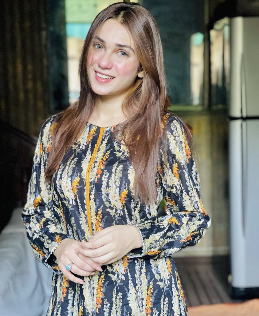 _hinatariq's tweet photo. تیری خوشبو ،
تیری باتیں ،
تیرا چہرا ،
تیری یادیں۔۔!!
چھپانے کو میرے دل میں ہزارور قید خانے ہیں۔۔❤
#قومی_زبان https://t.co/6hjGRQjKL1