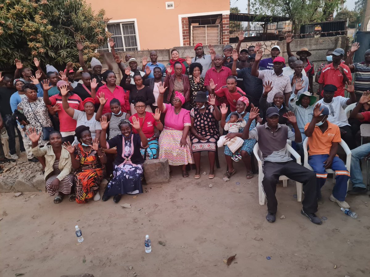 e_kanyama's tweet photo. The MDC is a people's project, step by step, ward by ward, district by district rebuilding our party. Thank you Glennorah District
@mdc263
#Dougie4President2023
#ChinjaMaitiroMaitiroChinja
#fambasimbotifamba https://t.co/ewRKifiUK7