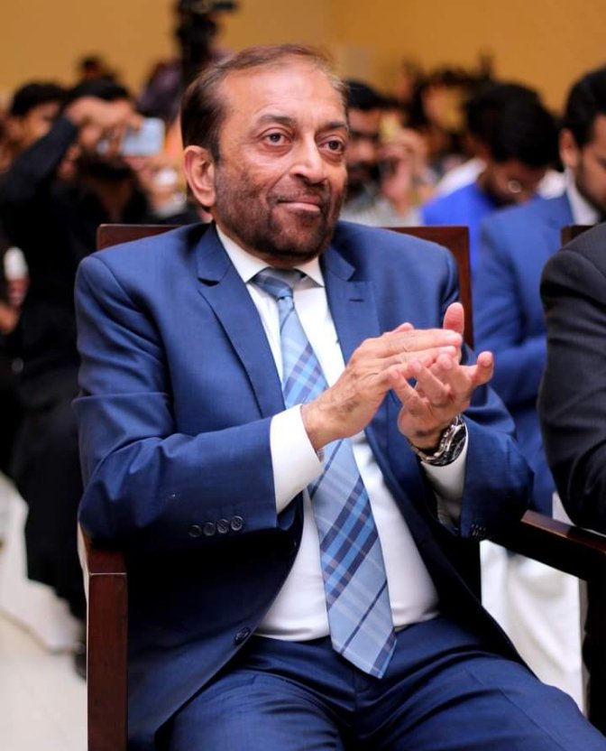 AliSuMiOfficial's tweet photo. یوسف نہ تھے سرے بازار آگئے
خوش فہمیاں تھی خریدار آگئے
آواز دے کر چھپ گئ ہر بار زندگی
ہم کیسے سادہ دل ہیں ہر بار آگئے
🔒ڈاکٹر فاروق ستار 🔒
#NA245
#ApnaDrFarooqSattar
#isBarTala NA-245
#VoteForLock https://t.co/cT8kiRcUv1