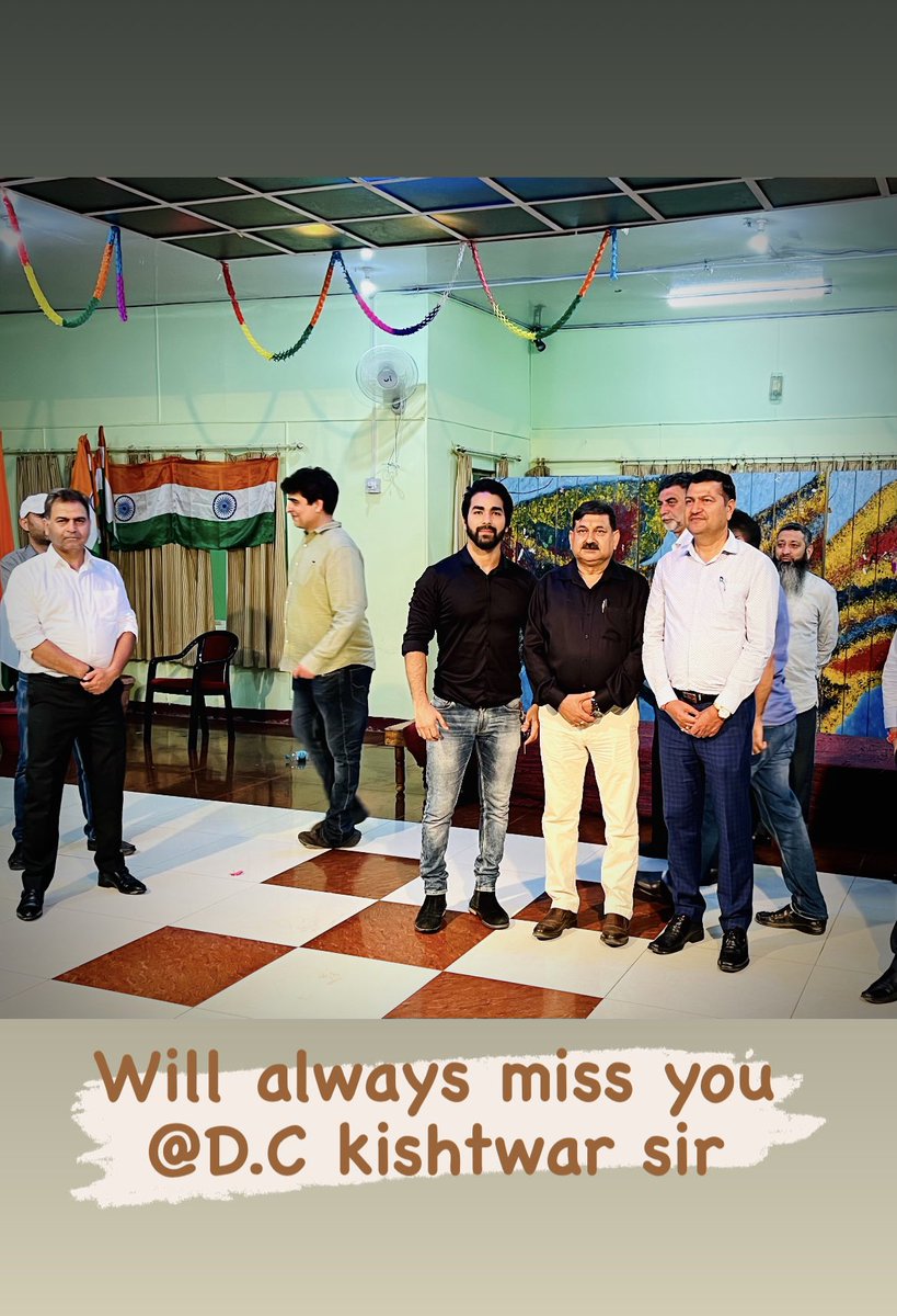 N_Tehsildar's tweet photo. @Ashok42220590 it was so hard to let you go sir , will miss you every second and will always remember all the lessons and guidance that you have showered upon me sir . Will owe and love you always 😇 https://t.co/xKEL5uXcp0