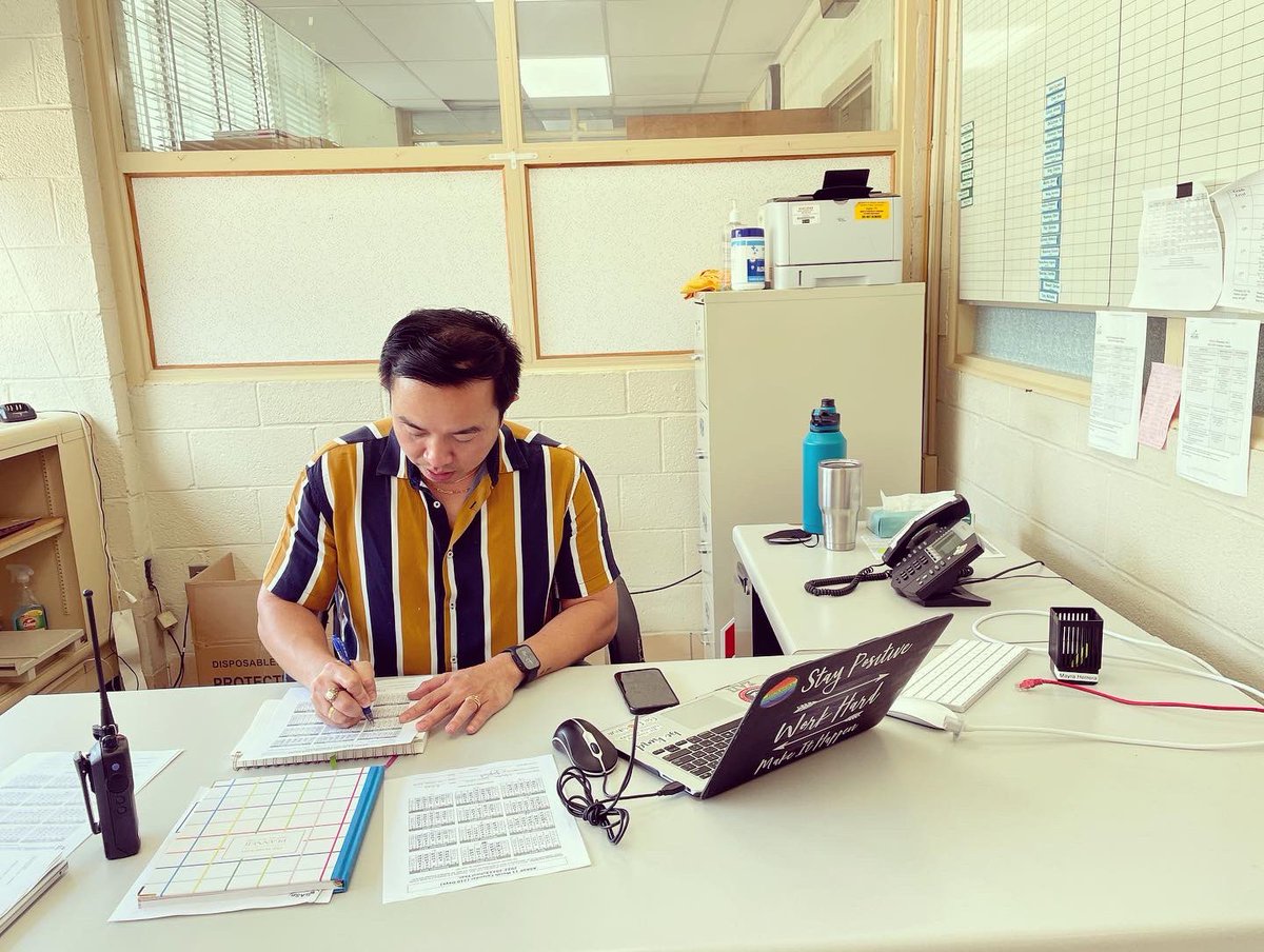 teach2dfuture's tweet photo. Late Upload-8/8/22
First official day on the job as an Assistant Principal @HighPointHigh.Β While the days ahead will be busier and more adventurous, that doesn't stop me from showing how excited Β I am to be part of NEST!Β #HPUnited #HPUnida #firstyearAP #PGCPSPROUD @pgcps πππ¦
https://t.co/Hz2kMyPNcv