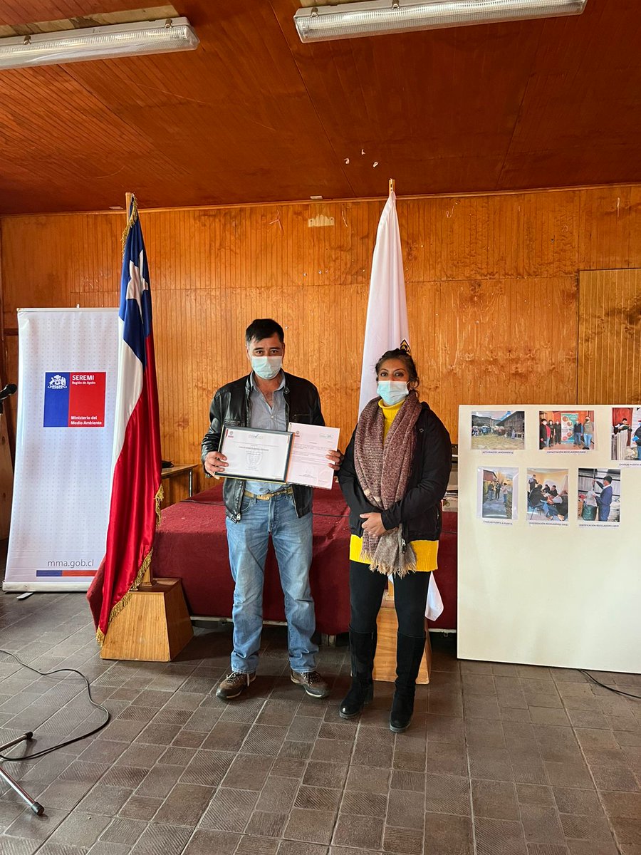 Ayer dimos cierre al proyecto Fomentando el Reciclaje desde Río Ibáñez 🎉
Dónde se certificaron 6 recicladores base de la comuna, se financió contenedores, maxisacos y una campaña informativa.

Nos acompañó nuestro alcalde <a href="/marcelosantanav/">Marcelo Santana, Gobernador de Aysén</a>  y el seremi <a href="/MMAaysen/">Seremi MMA Aysen</a>
¡Felicitaciones!