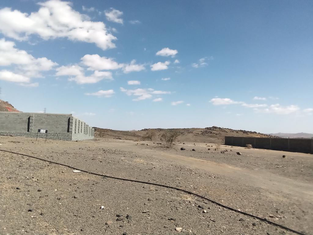 Al_MMLkh's tweet photo. نرجوا التدخل العاجل
وتطبيق النظام ع الجميع حتى يسود العدل بين الناس
ومايقوم به محافظ الحرجة الان تحدي صارخ لنظام @emartasir @asirmunicipal
كيف يتم الازالة علينا ويسمح لغيرنا بالبناء في نفس الموقع ( دون رخصة بناء ودون صكوك شرعية)
@MOISaudiArabia @majedhogail
ارجو الإجابة https://t.co/vQEQF7R5eq