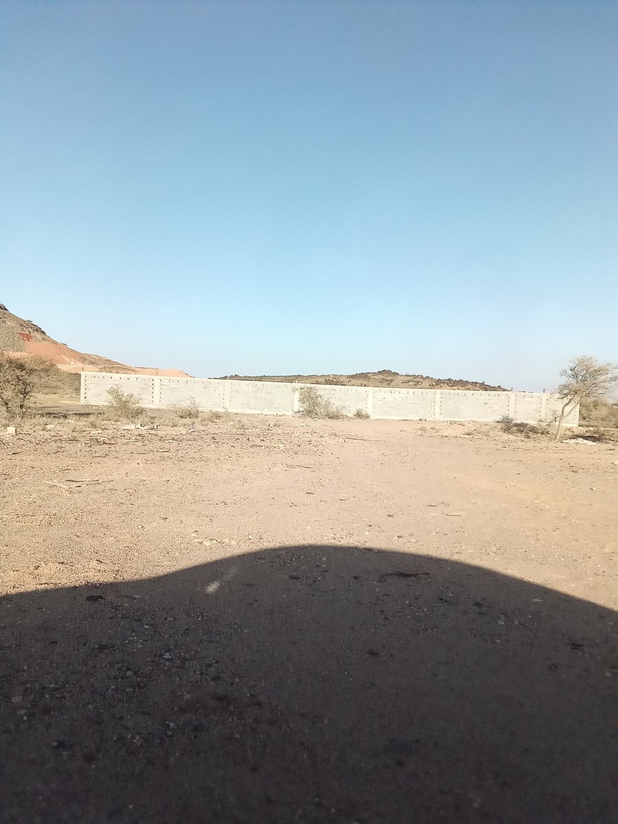 Al_MMLkh's tweet photo. كيف كل هذا التجاهل
سنتين منذ رفع اول بلاغ ولم يتم اتخاذ إجراء الازالة
لم أكن اعتقد ان المحدثين لهم كل هذه العلاقات
@asirmunicipal
@emartasir
@KingSalman
@MOISaudiArabia
@majedhogail https://t.co/4D5jX2KTAi