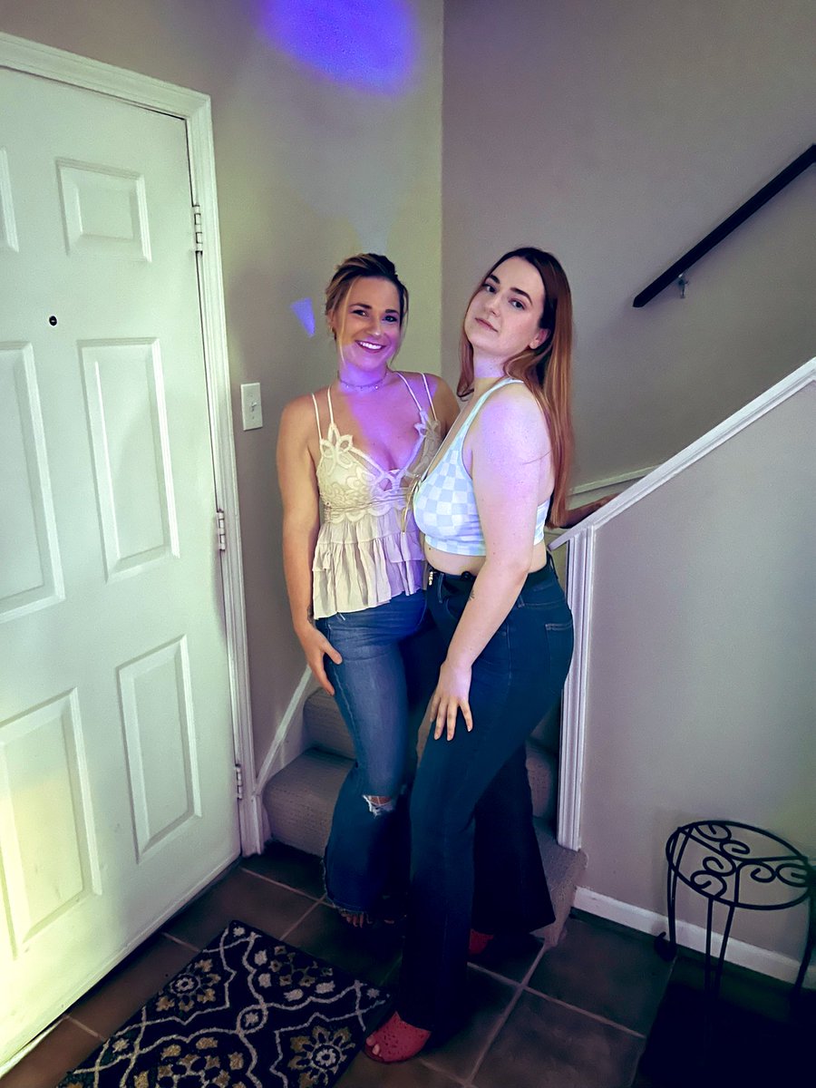 melbell94's tweet photo. Disco night last night for sissy’s bday 🪩 https://t.co/VxdqQa8bBW