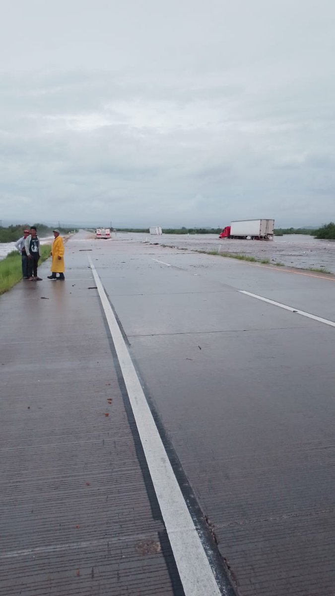 cepcsonora's tweet photo. AVISO CARRETERO
Situación Carretera Hermosillo-Guaymas y Guaymas-Obregón
La carretera Guaymas-Hermosillo se encuentra abierta pero con mucho tráfico.
El libramiento Guaymas-Obregón se encuentra cerrado, se pide no tomar esa ruta.
La carretera Guaymas-Cajeme se encuentra abierta. https://t.co/rSa44ZT3XV