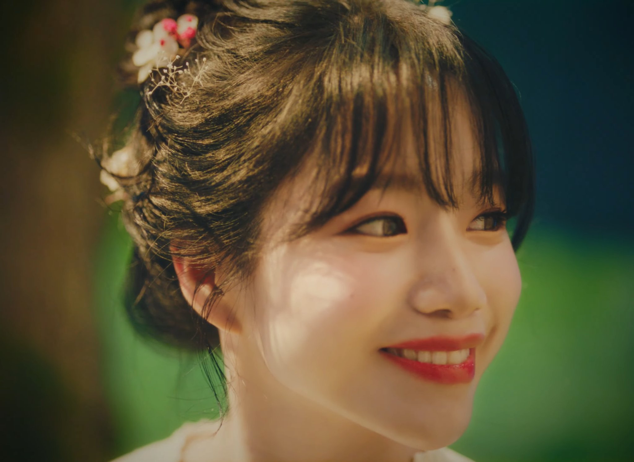 jo yuri pics ☁️ on Twitter: "universe youtube update with yuri ! https