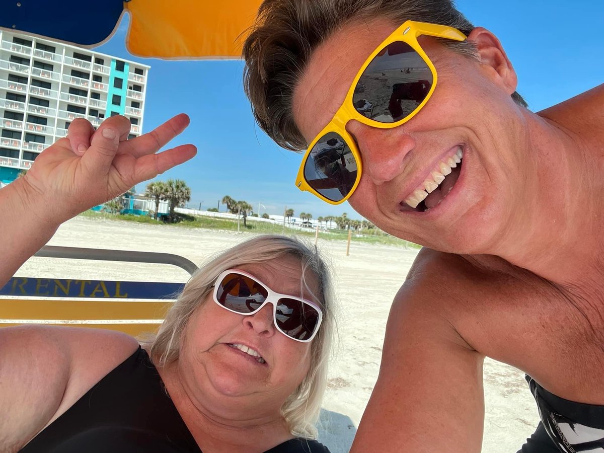 Beaching all weekend long in Daytona with Georgia T!