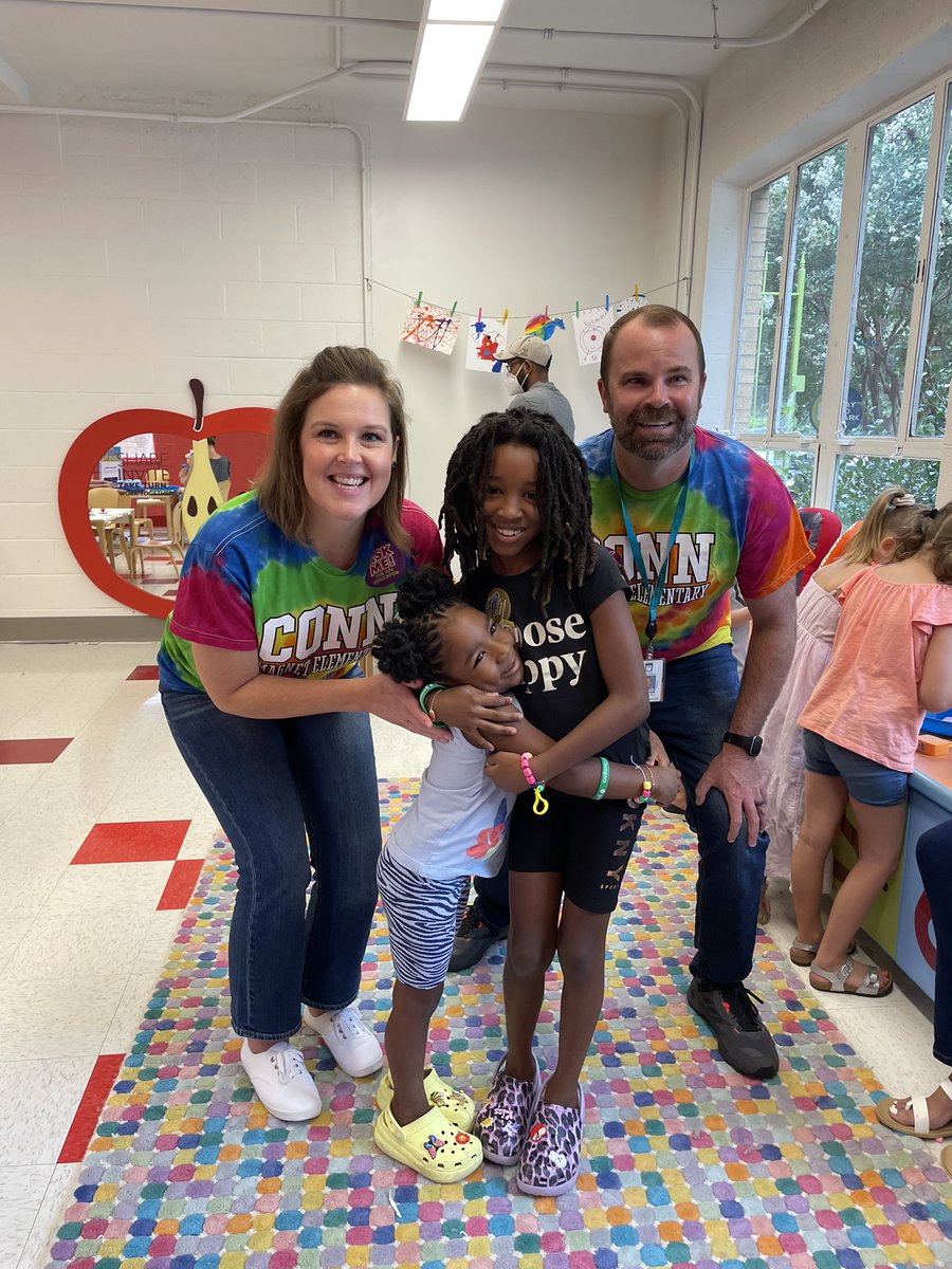 ConnMagnet's tweet photo. ❤️Our hearts are full after a fun day at @MarblesRaleigh for the kick-off to kindergarten event! ✂️✏️ 🎓#ConnE #CONNmUNITY #illuminatelearning #ConnEffect 💡 #wcpss #backtoschool #kindergarten @wcpssmagnets wcpssmagnets https://t.co/qsUWMYN8Ra https://t.co/PwIu4n6CiR