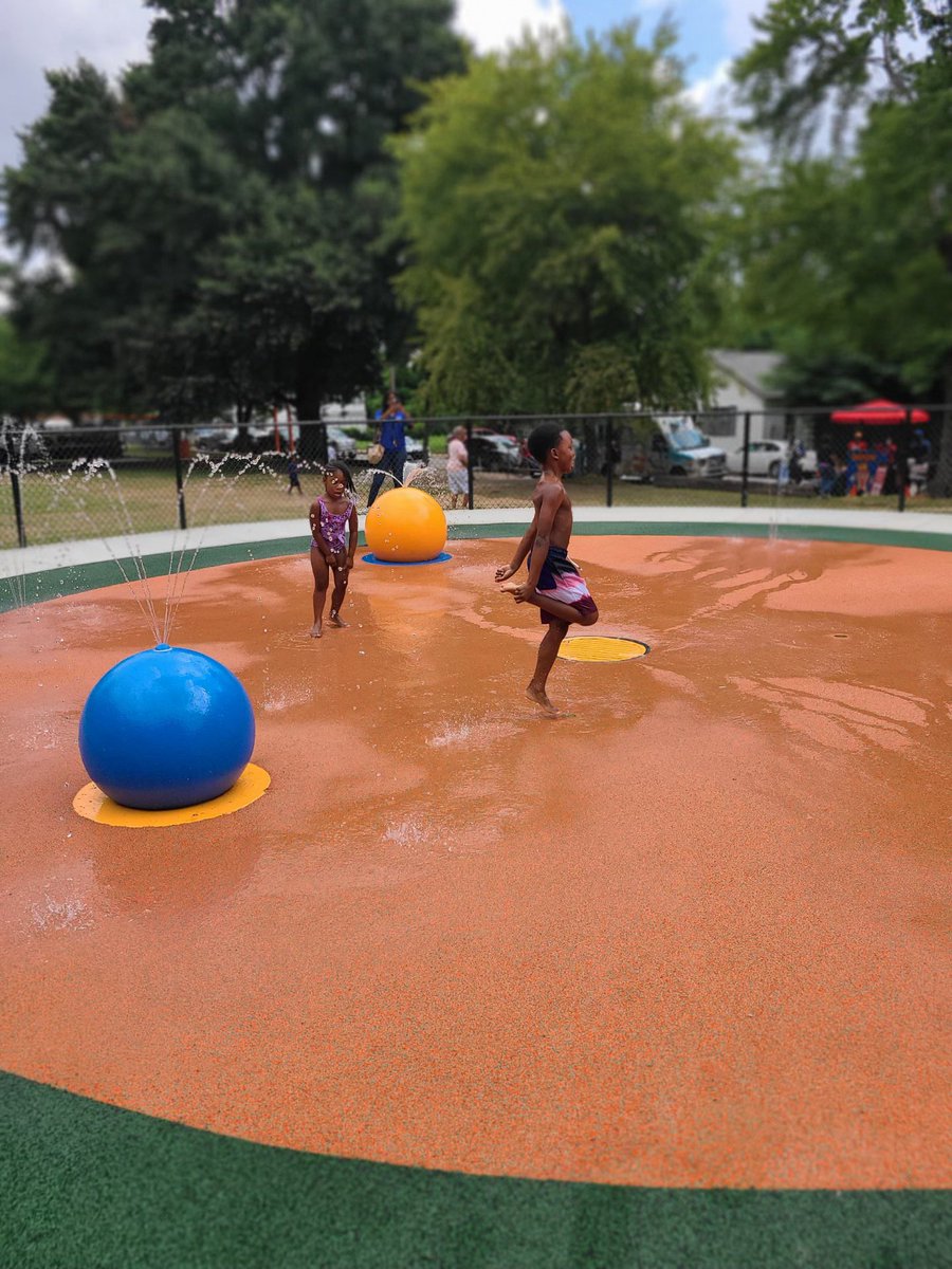 JStrick901's tweet photo. As part of our $100 million investment in parks, today we opened a splash pad in Orange Mound, with thanks to the neighbors, @MEM_Council &amp; @MEM_Parks team! https://t.co/LDMKD2kYLu