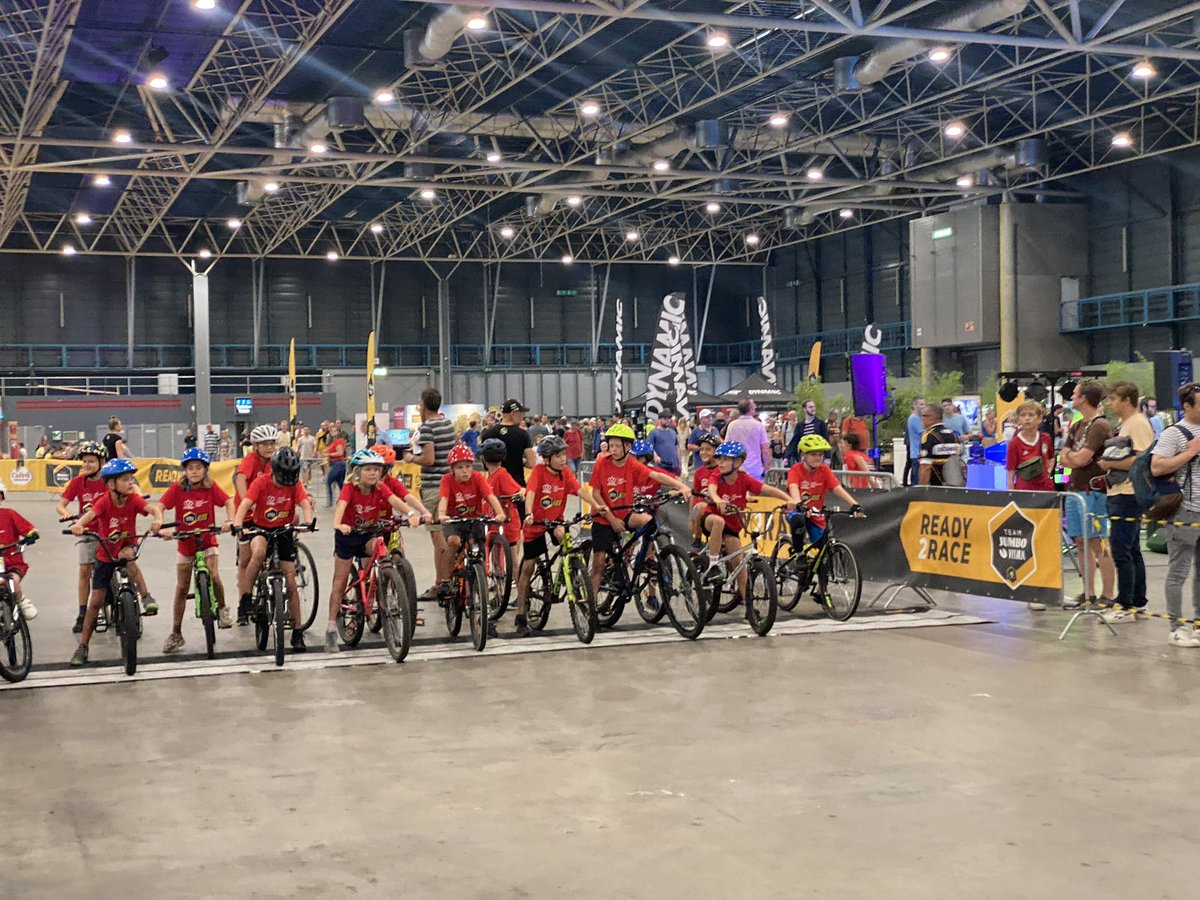 RoelienAkkerman's tweet photo. @thijszonneveld Vrijdag was het midden in de jaarbeurs. Super leuk! https://t.co/3dVwnDwrd0