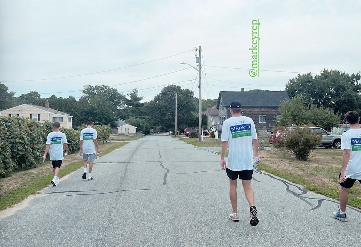 markeyforbcda's tweet photo. We hit 2500 homes  today 56 volunteers from all walks of life.  Thanks Carpenters  local 330 Ernie Bello and the boys (and girl), @MayorBrodeur  can’t thank everyone enough.   Huge debt of gratitude.   #voteSept6 @DartmouthDTC @WeekDartmouth @Dartmouthmedia #GOTV https://t.co/ipL7GnkVtf