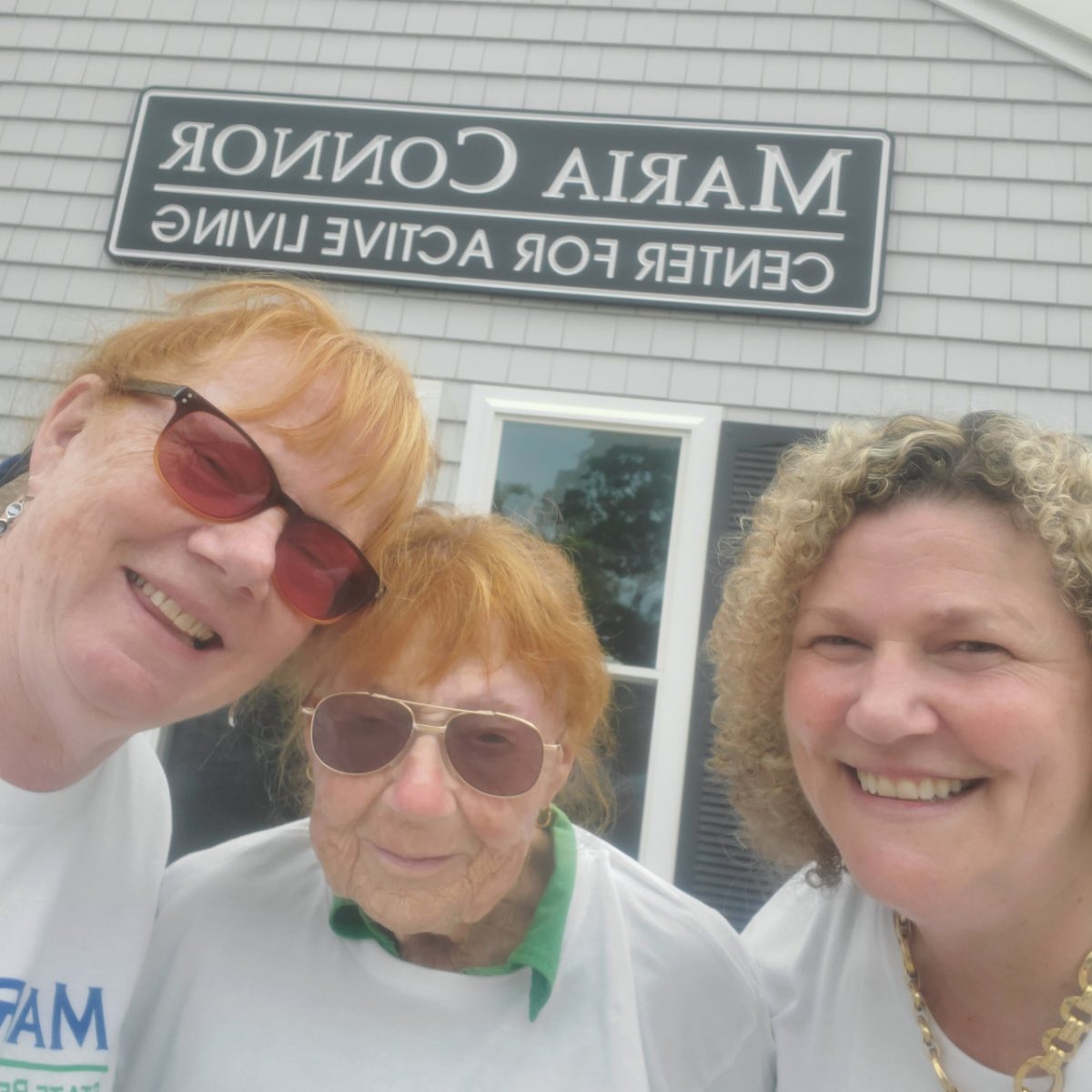 markeyforbcda's tweet photo. We hit 2500 homes  today 56 volunteers from all walks of life.  Thanks Carpenters  local 330 Ernie Bello and the boys (and girl), @MayorBrodeur  can’t thank everyone enough.   Huge debt of gratitude.   #voteSept6 @DartmouthDTC @WeekDartmouth @Dartmouthmedia #GOTV https://t.co/ipL7GnkVtf