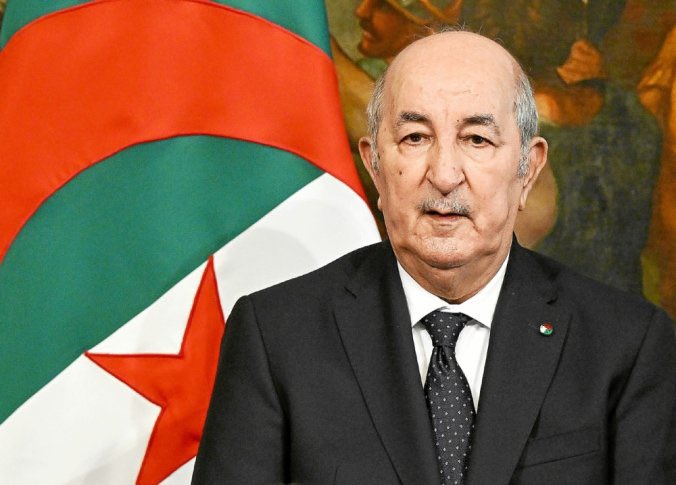 josephlunieOFF's tweet photo. Le pdt français @EmmanuelMacron se rendra du 25 au 27 août en Algérie,a annoncé ce samedi l'Élysée,à l'issue d'un entretien téléphonique entre Macron et son homologue Abdelmadjid Tebboune. La visite aura pour objectif la relance de la relation bilatérale entre les 2 États. @BFMTV https://t.co/5y6rDcvCTk