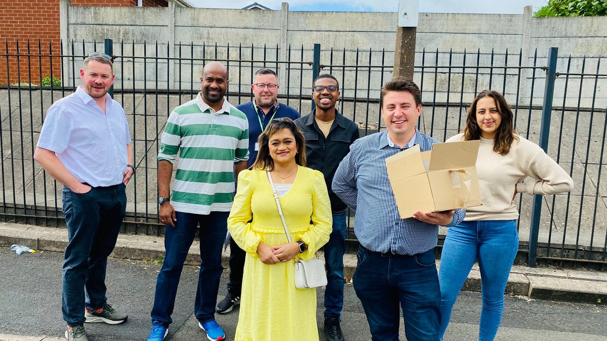 Had the best day campaigning in Wednesbury South today with @Shaun4WBW, @fajlibibi, @Jay4Sandwell, @cllrwilliamz, @Dave4PrincesEnd, @EmmsForSandwell & @KalariLaured. Brilliant conversations with residents today about pretty much everything! 💙