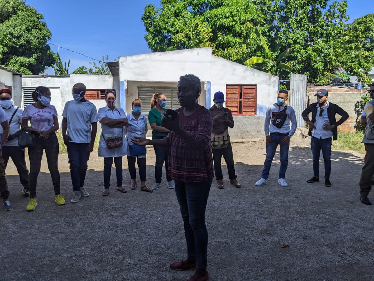 ucm_feugtmo's tweet photo. Pues.. entre activación de los proyectos OdontoSol y Ciencias Médicas en la Calle, reactivación de vacuna para menores y adultos mayores, pesquisa de casos activos y promoción de salud... intercambiaron experiencias con la población que una vez se unió para hacer salud🙌🏻‼️ https://t.co/PWznkISS4n