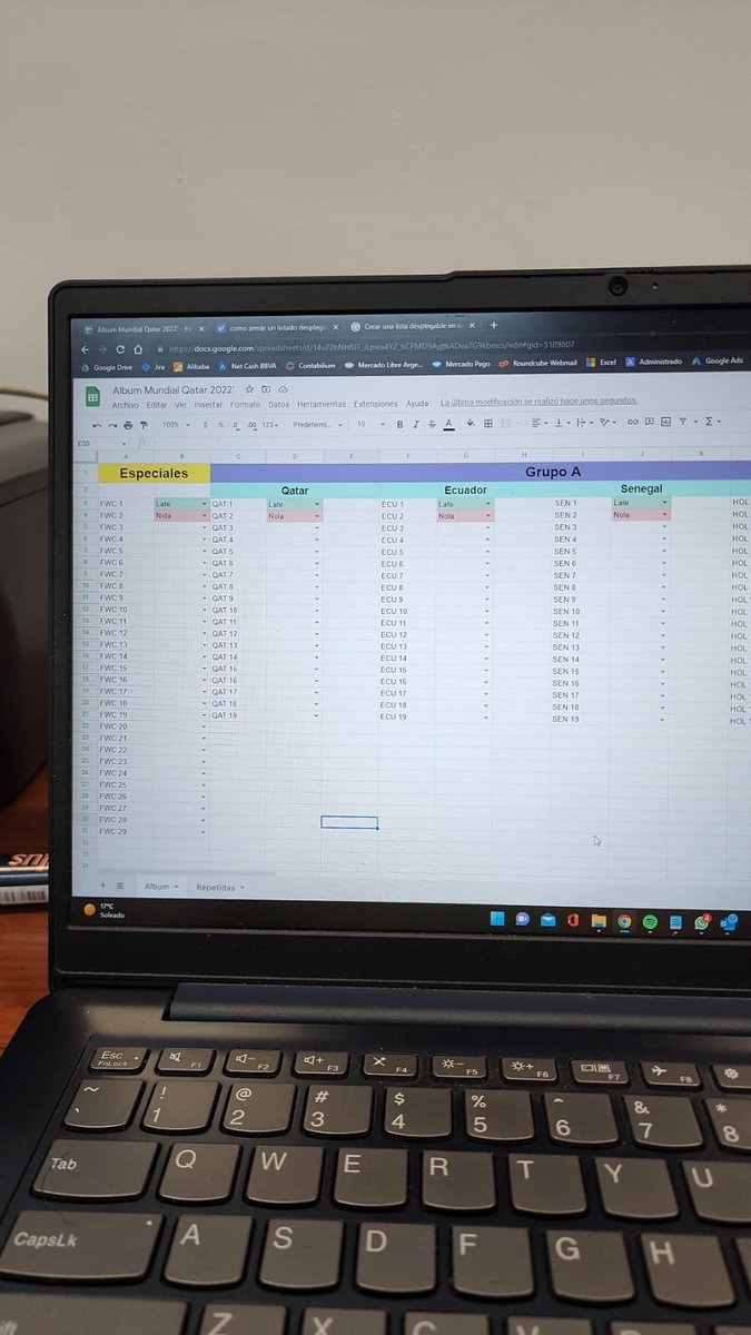 Im_Agostina's tweet photo. Mi novio se compró el álbum del mundial con 100 paquetes (500 figuritas y encima ninguna es Messi) y ARMÓ UN EXCEL PARA PONER CUÁLES TIENE, CUÁLES NO Y CUÁLES SON REPETIDAS. Literalmente ✨fulvo✨ https://t.co/CCLqw28SNh
