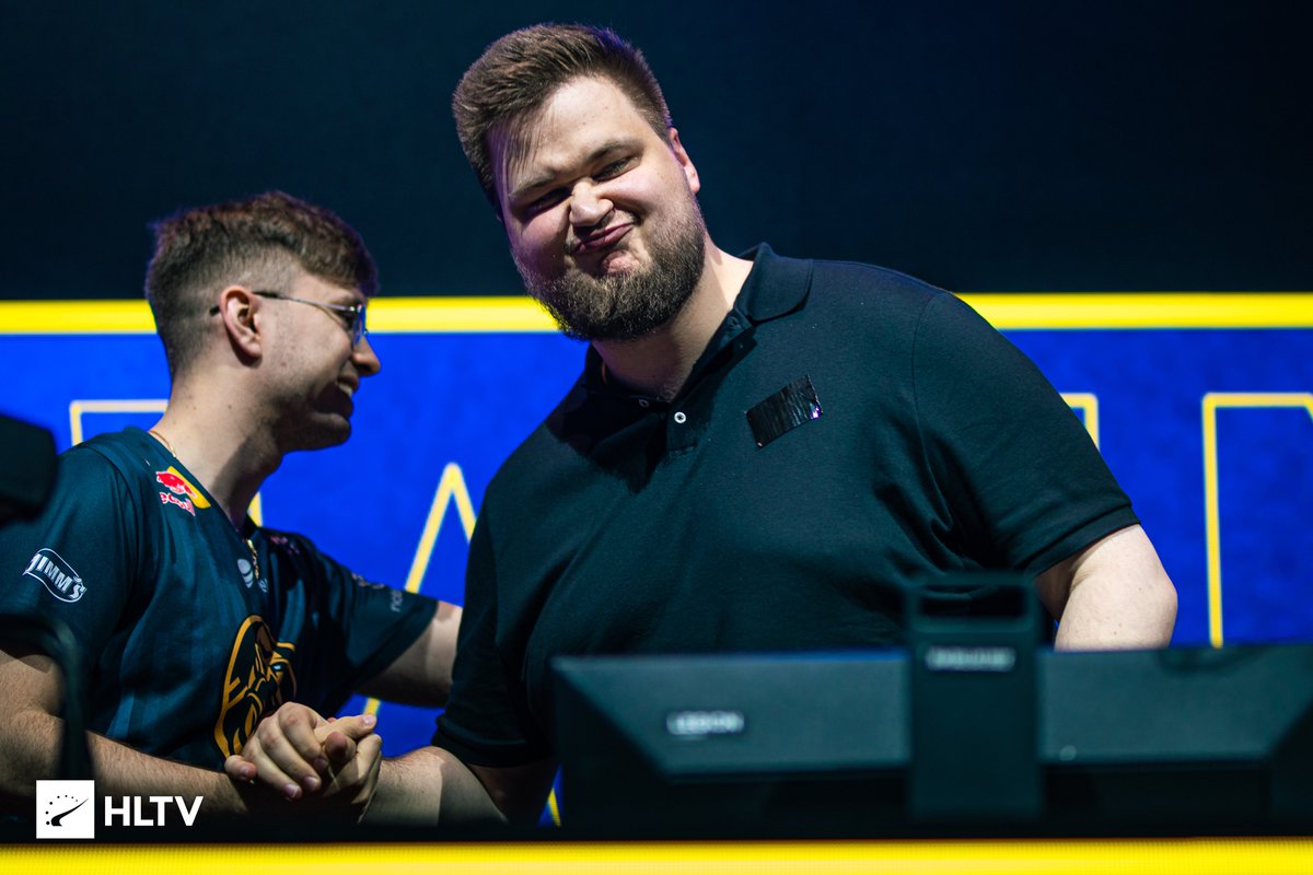 ESLCS's tweet photo. Some of hte best photos of the 10th year of @csgo! 

Major winners, legendary team ups, returning characters, what a journey it has been! 🤩 https://t.co/flvyAvU4ne