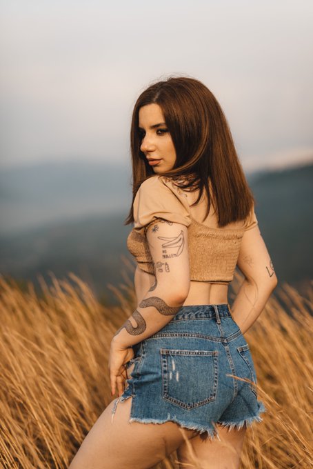 Waiting you on my stream in 5 minutes 😻 https://t.co/WzMq2NzBNY<a href="/tag/mvsales"class="tags"><span>#mvsales</span></a>