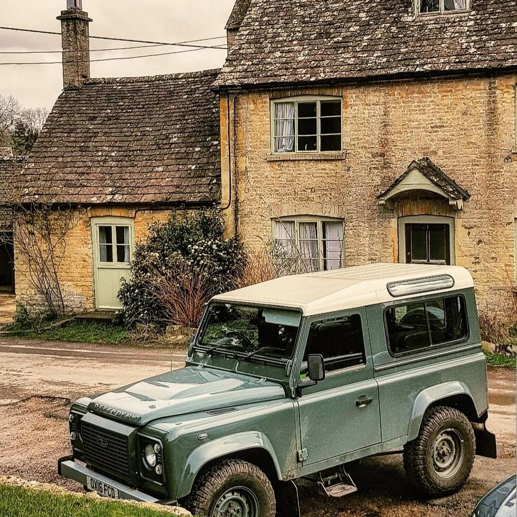 cotswolds_uk's tweet photo. Tag a friend who would like to explore the Cotswolds in a Defender!

➡️ Swipe for more classics.  

📸 IG: life_at_my_rural_cottage ✨  

#escapetothecountry #escapetothecountryside #defender #landrover #landroverdefender #friends #fun #offroading #thecotswolds #4x4 #offroad https://t.co/zW5qilvZoY
