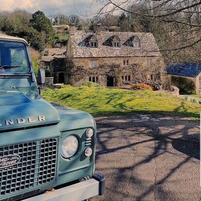 cotswolds_uk's tweet photo. Tag a friend who would like to explore the Cotswolds in a Defender!

➡️ Swipe for more classics.  

📸 IG: life_at_my_rural_cottage ✨  

#escapetothecountry #escapetothecountryside #defender #landrover #landroverdefender #friends #fun #offroading #thecotswolds #4x4 #offroad https://t.co/zW5qilvZoY