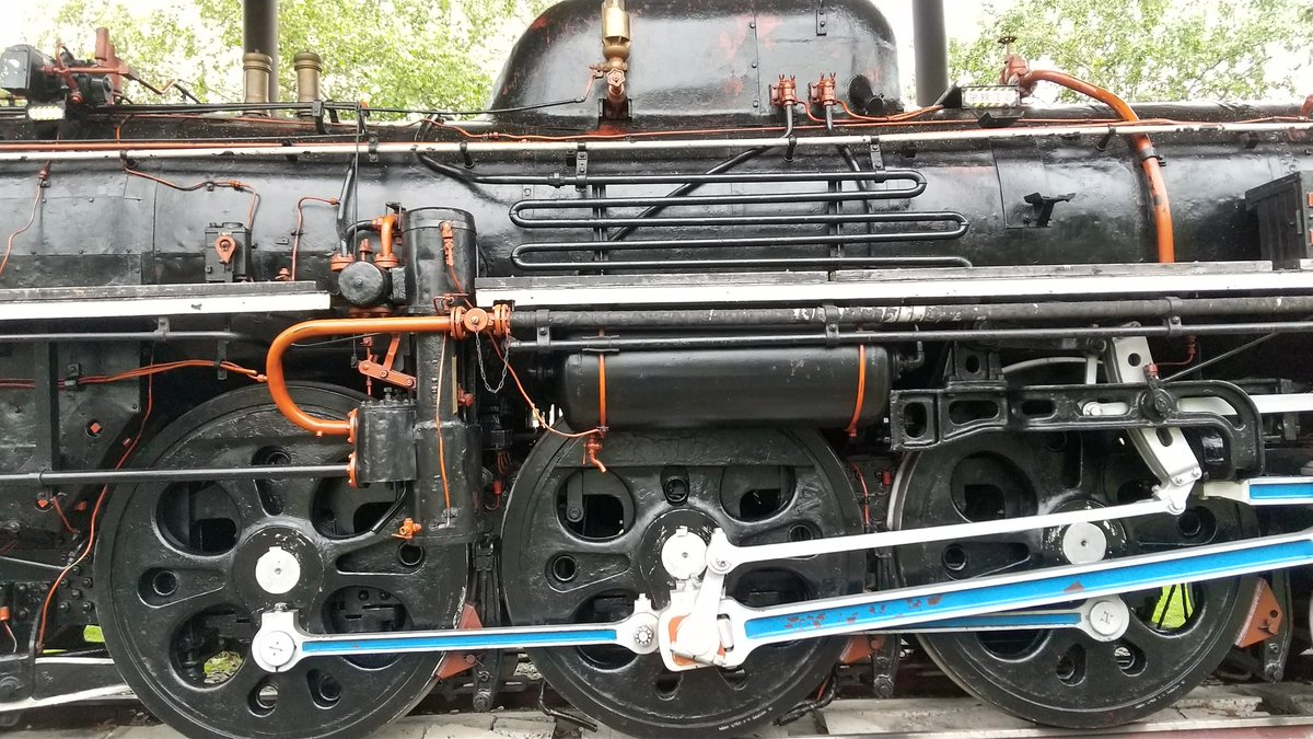 b9VKKvun1josLI4's tweet photo. #蒸気機関車 #c57 144号機 #保存車両 #保存車#メカメカ展示シリーズ#デゴイチ#機関車 #鉄道 #d5147 #岩見沢市 #みなみ公園 ここには #d51 もあります‼️😳 #北海道 にある #シゴナナ #貴婦人 制覇‼️😁 #旭川市 #c57201 https://t.co/FOh63as9M5