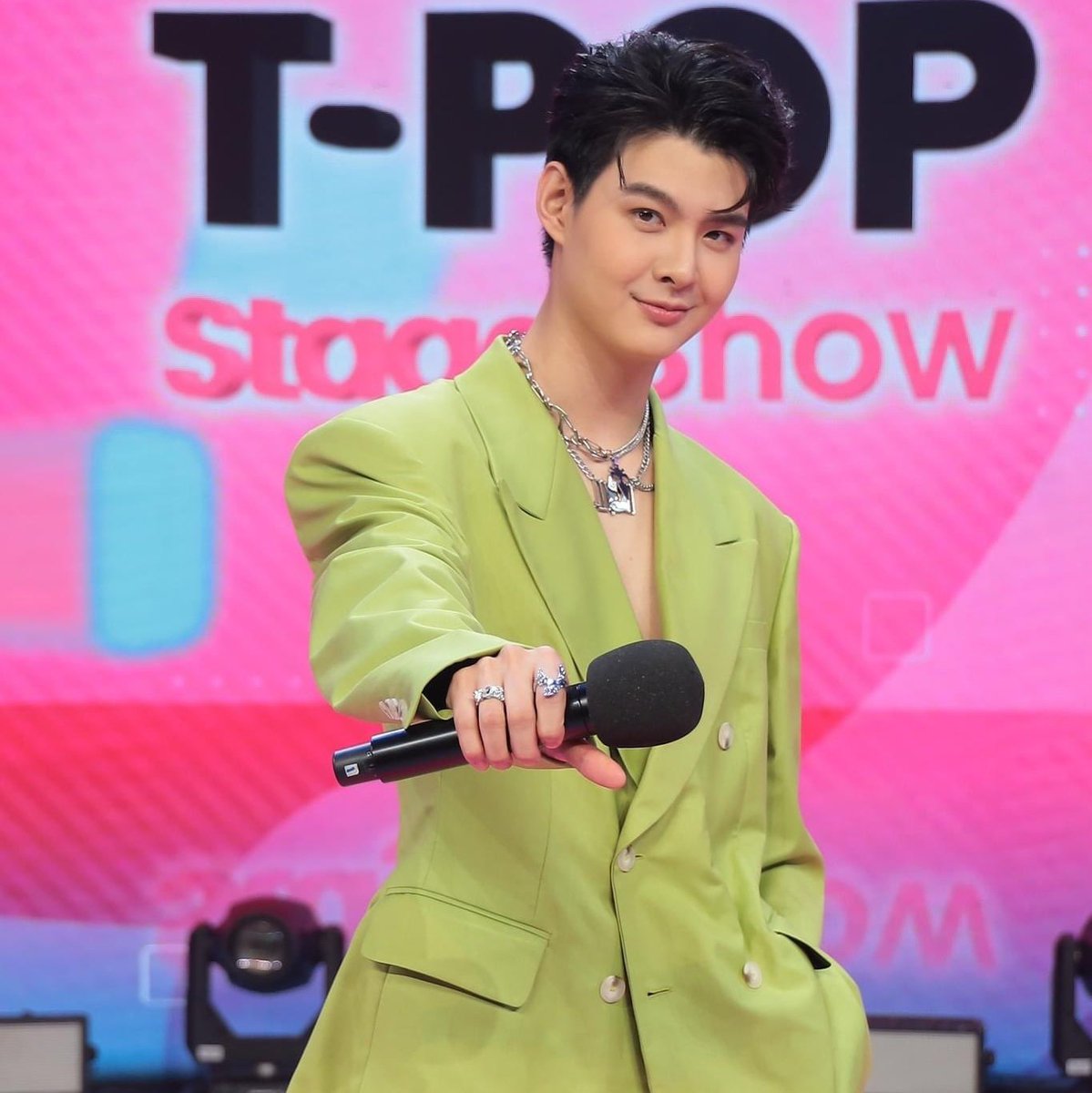 สีเขียวเหนี่ยวทรัพย์💰💚🟢🟩

THPOP SAINT EP51
#TPopStageShowEP51