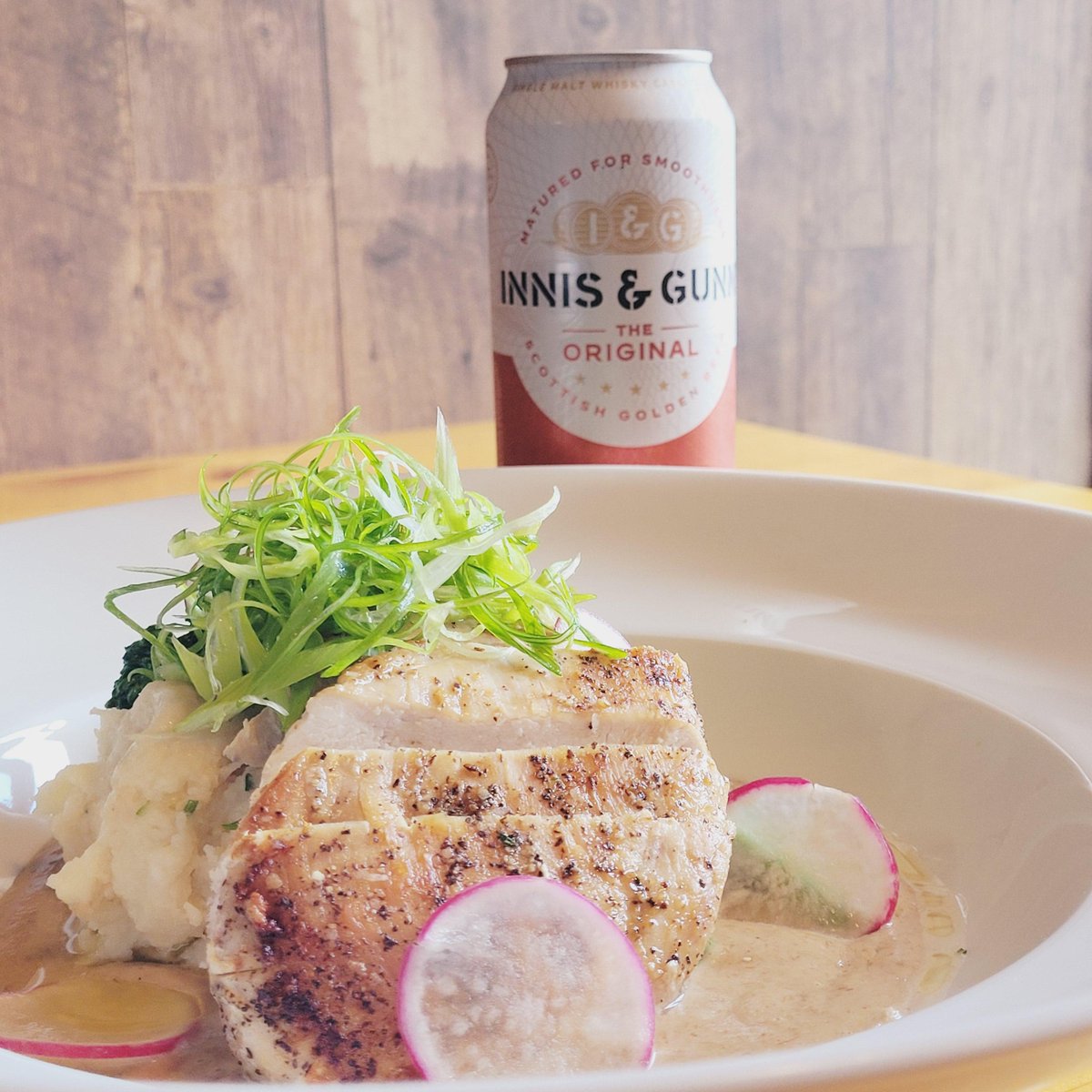 scrananddram's tweet photo. This feels like comfort food.
Herb marinated chicken in a bacon &amp; mushroom cream sauce with cheddar mashed tatties and buttered rapini. Available until Sunday.

#eatlocal #drinklocal #supportlocal #wilmotawesome #kwfoodies #foodinwr #moparfest #explorewr #homecooking #foodies https://t.co/PpK6D5Z8LF