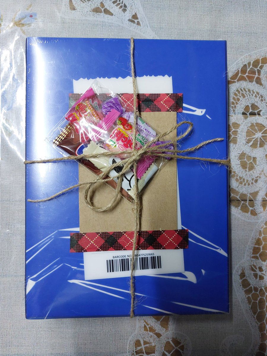 melorhieee's tweet photo. finally had the time to open my boom album 🥰 (received it on Aug 8 tho hehe) I really love the inclusions 🥺💙 thank youuu GO manager @minhanming, the best 😘 and for the pretty and secured packaging @KyeoptaPenJae 🤍 #satisfied #willorderagain 😆 https://t.co/1BDy4lOUYX