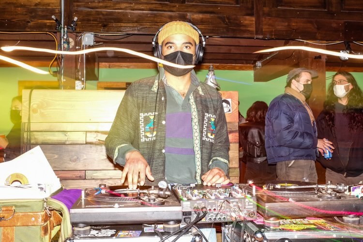 StlArtMuseum's tweet photo. DJ https://t.co/63lnfbFMvI will be spinning at #SLAMUnderground! 🎶🎧🎛️📀 

Make sure to mark your calendars!
📅 Friday, August 26, 2022. 
⌚ 7-9:45 pm. https://t.co/EKaXi9wfqH