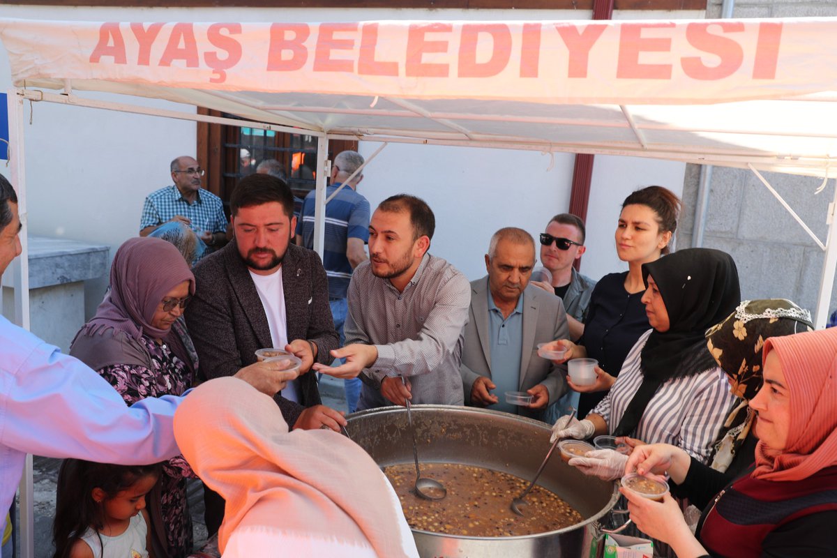 akkadinankara's tweet photo. 📍Ayaş
Yönetim Kurulu üyemiz, İlçe Başkanımız @sakingkmen ,Gençlik Kolları Başkanı @MstfaKskin ve Belediye Başkanı @BurhanDEMRBA1 ile birlikte mübarek Muharrem ayı münasebetiyle yapılan #Aşure programına katılım sağladılar.

@aysekesir
@hatice_cakmak_ https://t.co/PI5SWY49tG