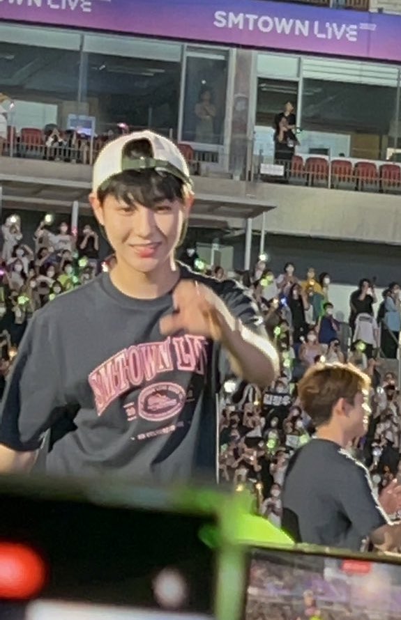 อยากร้องไห้ อินจุนกล้องสดคือดีโคดดดดดดดดด แบบดีมาก ผิวดีมากเลยอะ ตา จมุก ปากน่ารักอะ ฮึกๆๆๆ