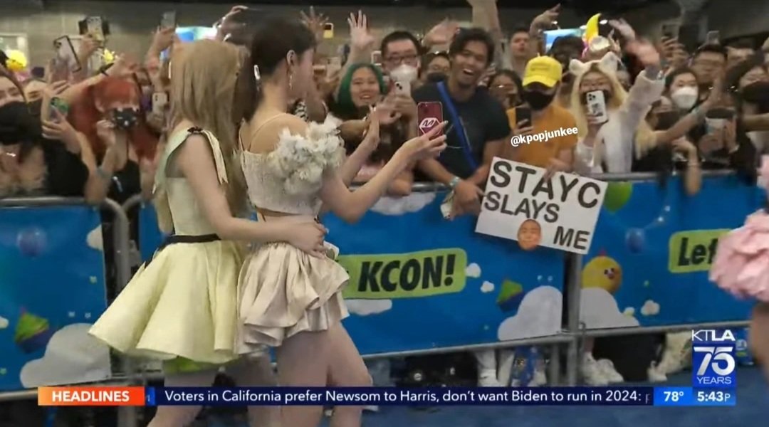 MY STAYC SLAYS ME SIGN MADE IT ON THE NEWS WITH THE GIRLS LOL 💀
#STAYC #KCON2022 #KCON