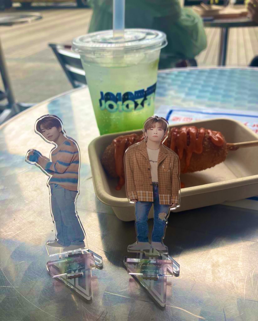 kwtkmsy62345's tweet photo. @marimer88127226 とやっとお台場行けた〜🥰ありがとう！

きまちのハットグ、ピリ辛で結構美味しかった🌶絶対ハットグの撮り方間違ってるわ、センスください🤲

  #JO1  #JO1CXTV https://t.co/NDUY2U9jnJ
