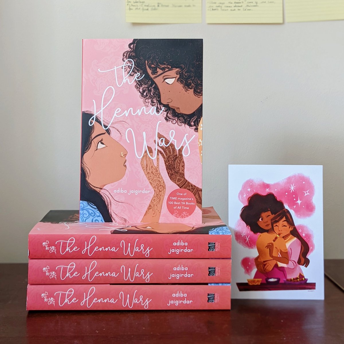 🌸 GIVEAWAY 🌸

You can win:
🌸 2 signed &amp; personalised US paperbacks of The Henna Wars
🌸 An art print illustrated by Paola Garrido

To enter: 
🌸 Follow me
🌸 RT + ❤️ this tweet 

Giveaway closes on Sunday 28th August, and is open internationally!